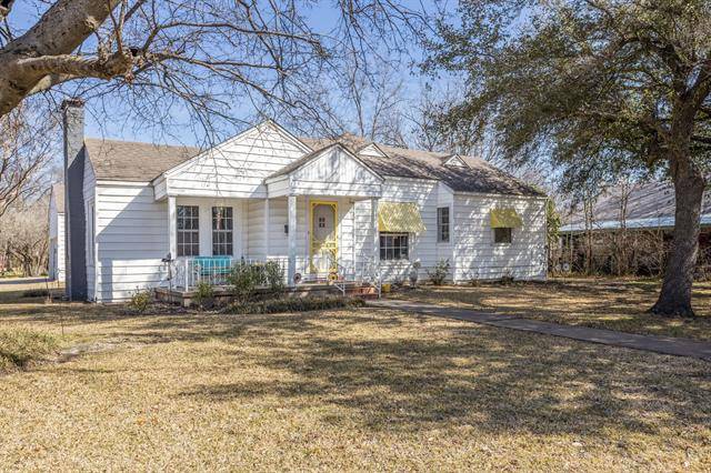 601 E 12th Street, Bonham, TX 75418