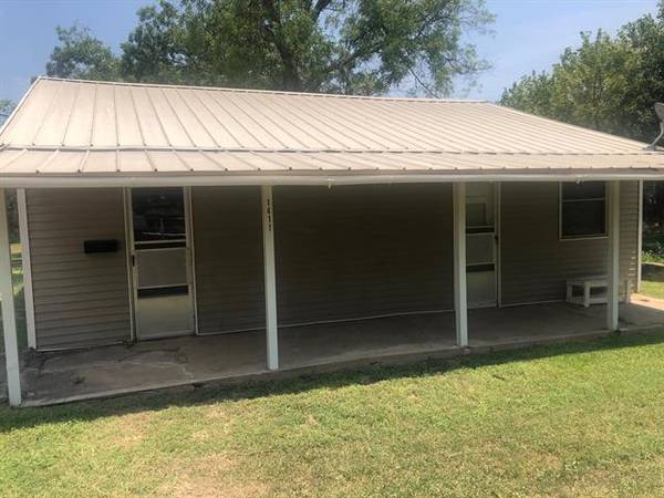 1411 S Blackburn Street, Brady, TX 76825