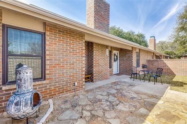 1114 Quail Creek Street, Benbrook, TX 76126