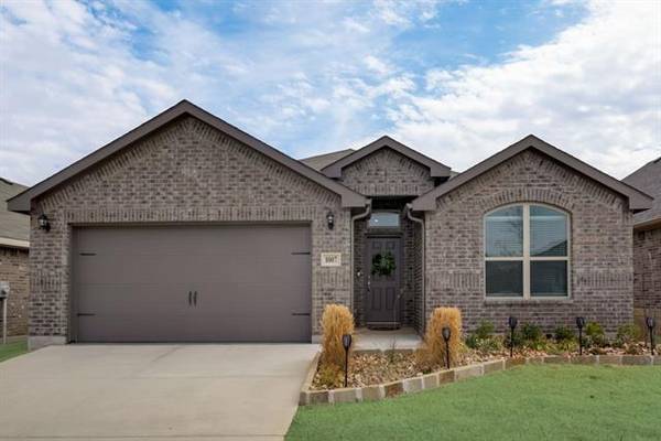 1007 Eastland Lane, Aubrey, TX 76227