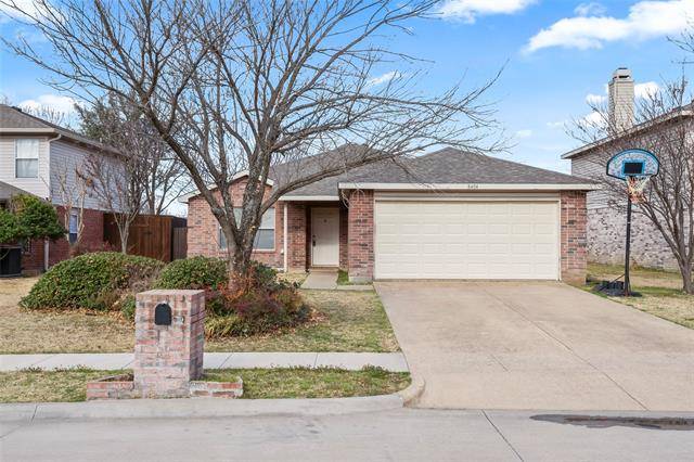 8404 Swan Park Drive, Denton, TX 76210