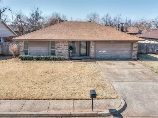 508 Cherryvale Road, Edmond, OK 73003