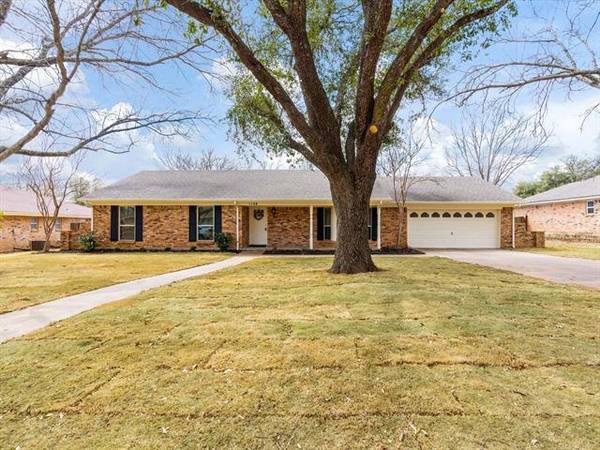 1124 Green River Trail, Cleburne, TX 76033