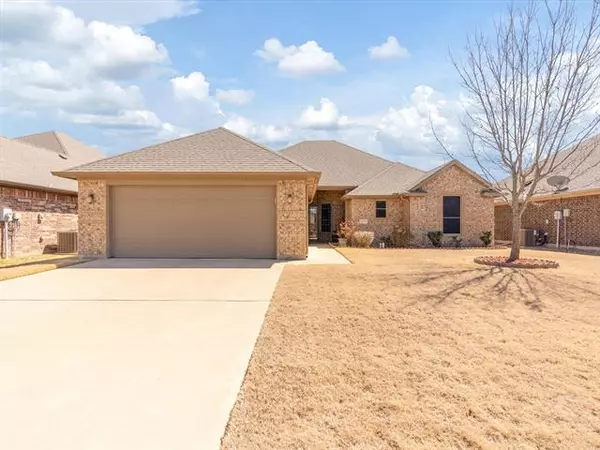 1679 Potomac Drive, Burleson, TX 76028