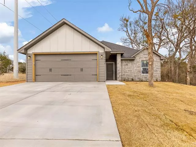 2608 San Gabriel Drive, Granbury, TX 76048