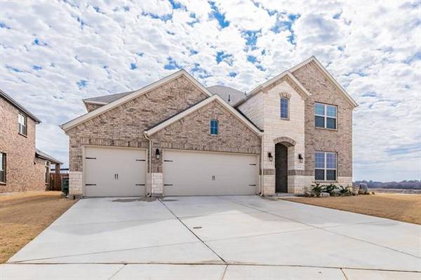 10700 Rock Bolt Drive, Aubrey, TX 76227