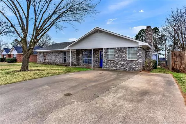 116 Brookshear Drive, Whitesboro, TX 76273