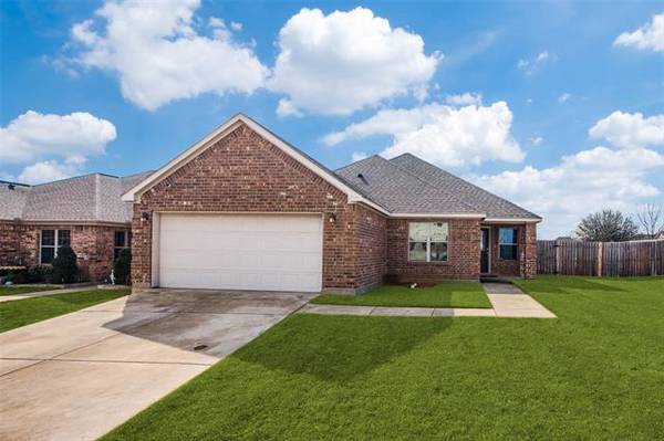 200 Irick Court,  Aubrey,  TX 76227