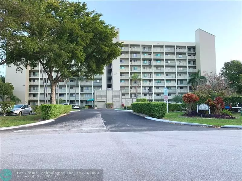 2205 S Cypress Bend Dr  #605, Pompano Beach, FL 33069