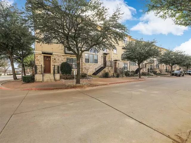 Plano, TX 75024,5700 Robbie Road