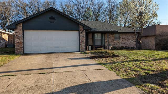 1705 S Bent Tree Trail, Grand Prairie, TX 75052