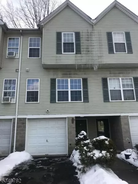 38 Carmella Ct, Newark City, NJ 07104