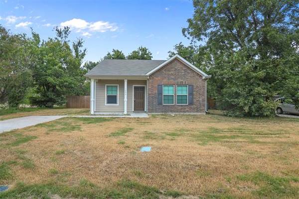 1005 Gibbard Avenue, Wills Point, TX 75169