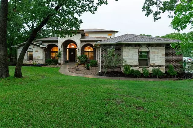 6611 Blackjack Oaks Road, Aubrey, TX 76227