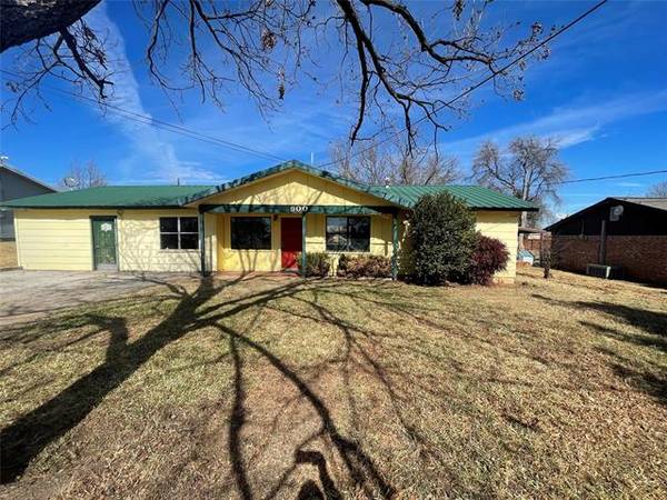 900 W 3rd Street, Coleman, TX 76834