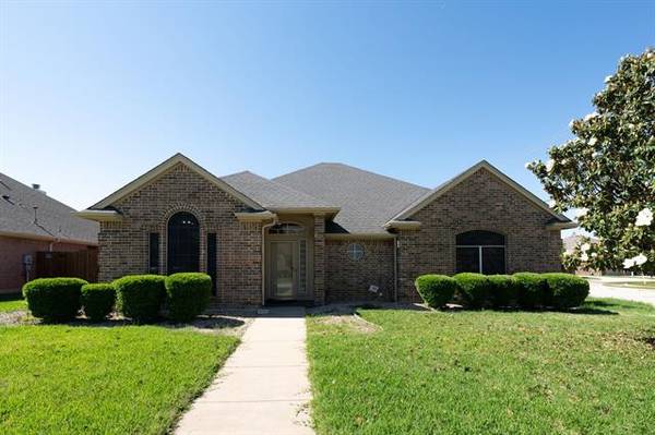 2600 Ellison Court, Bedford, TX 76021