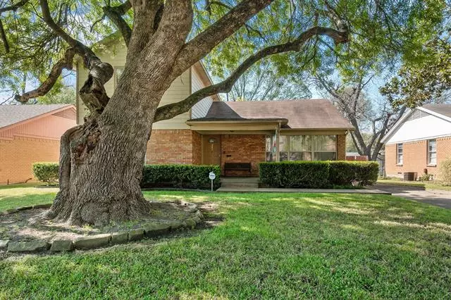 2810 San Paula Avenue, Dallas, TX 75228