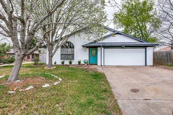 6406 Freedom Court, Arlington, TX 76002