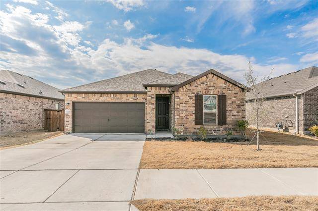 424 Bronze Forest Drive, Fort Worth, TX 76131