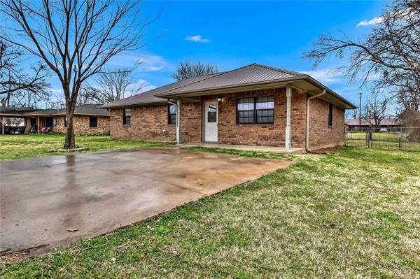 509 Reeves Street, Collinsville, TX 76233