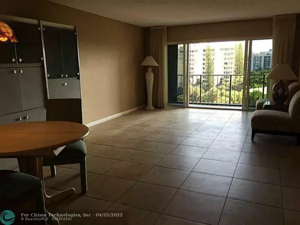 Pompano Beach, FL 33062,1200 Hibiscus Ave  #806