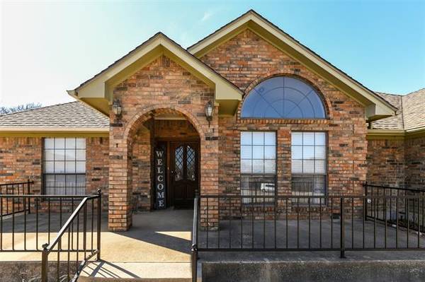 209 Bradford Court, Hurst, TX 76053