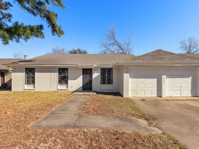 7625 Woodfield Road, Fort Worth, TX 76112