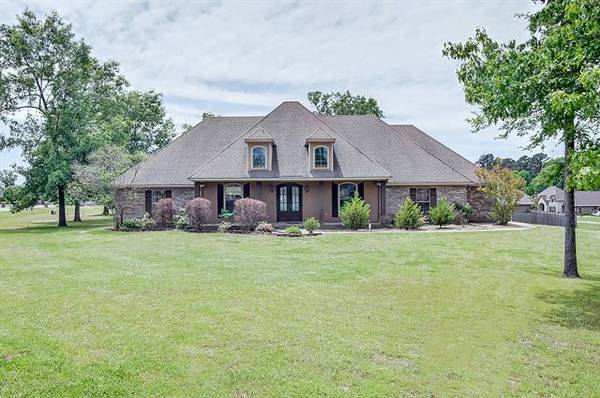 1700 Turning Leaf Trail, Haughton, LA 71037