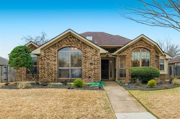 1318 Blue Jay Drive, Lewisville, TX 75077