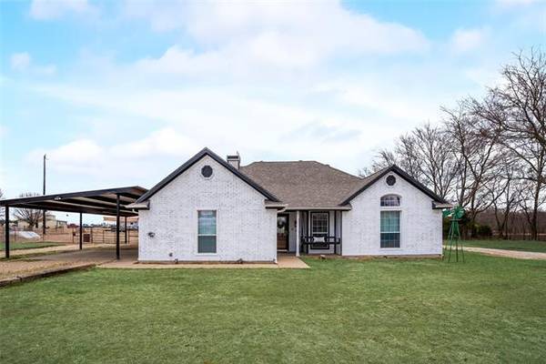 210 Red Road, Howe, TX 75459