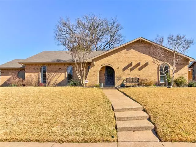 Dallas, TX 75248,6733 Hunters Ridge Drive