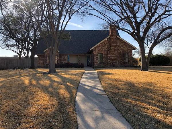 1523 Springtree Circle, Richardson, TX 75082