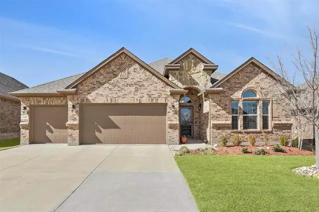 320 Running Water Trail, Fort Worth, TX 76131