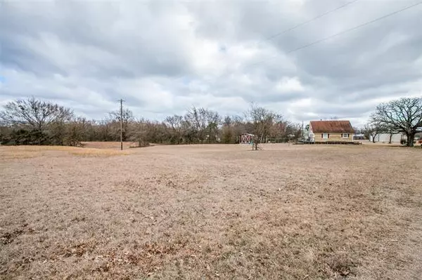 West Tawakoni, TX 75474,916 S Crestway Drive