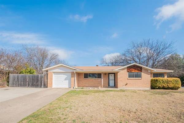 100 Mildred Lane, Benbrook, TX 76126