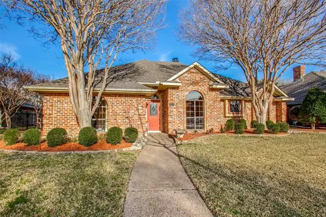 2106 Diamond Oaks Drive, Garland, TX 75044