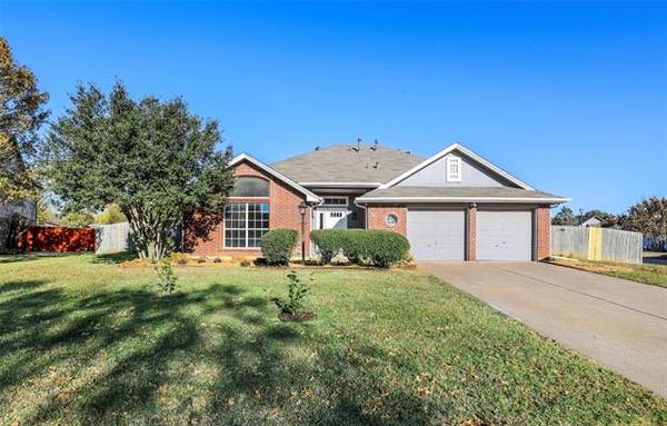 709 Parkland Court, Hurst, TX 76053