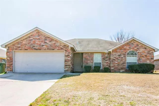 2001 Cancun Drive, Mansfield, TX 76063