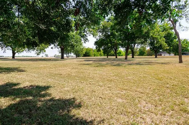 Lucas, TX 75002,910 WINNINGKOFF Road E