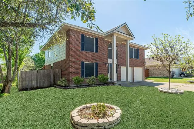 6707 Cherrytree Drive, Arlington, TX 76001