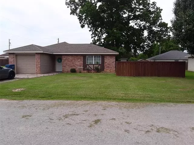 305 E Pecan Street, Edgewood, TX 75117