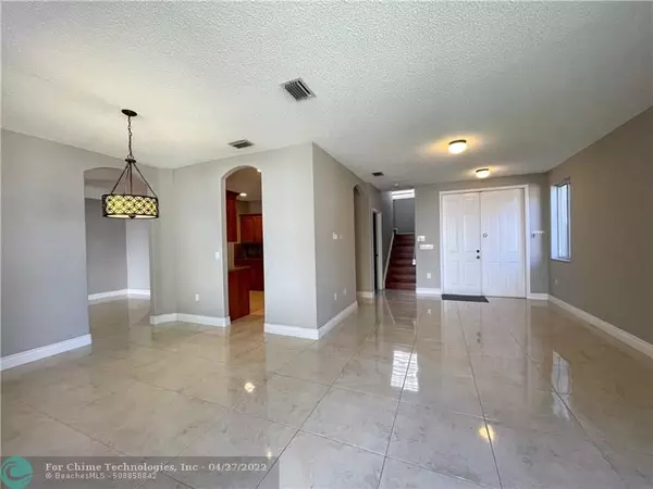 Pembroke Pines, FL 33024,9927 NW 19 ST