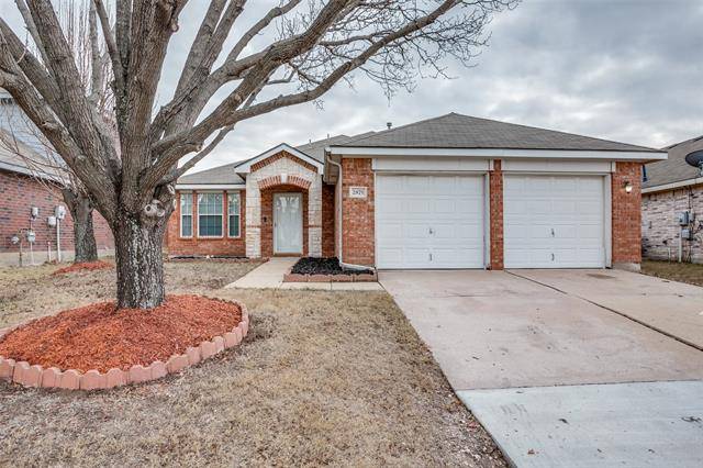 2875 Park Place Drive, Grand Prairie, TX 75052