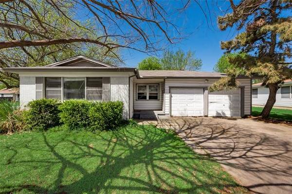 233 Anderson Drive, Hurst, TX 76053