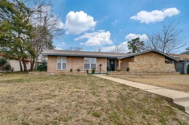 3510 Kiestcrest Drive, Dallas, TX 75233