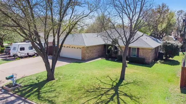 1104 Hemphill Court, Cleburne, TX 76033