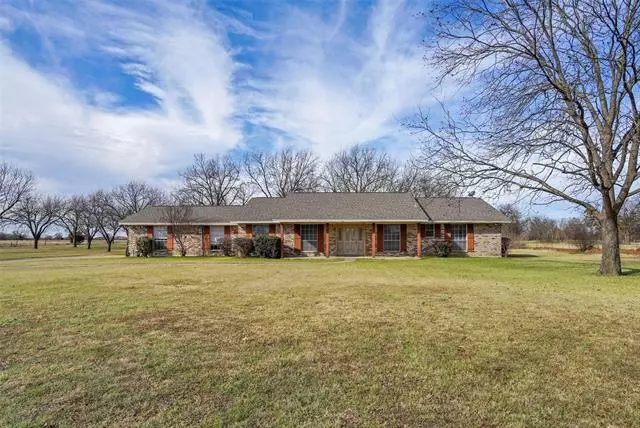 212 Brown Road, Ennis, TX 75119