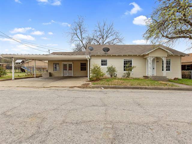 105 NW 9th Street, Mineral Wells, TX 76067