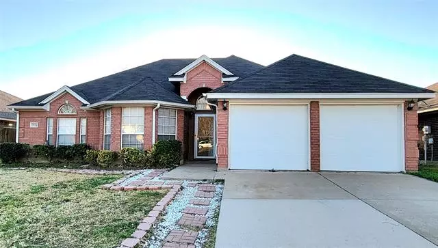 7924 Cannonwood Drive, Fort Worth, TX 76137