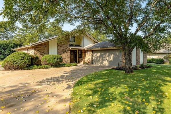 8811 The Briers Court, Granbury, TX 76049